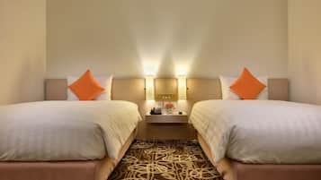 Minibar, in-room safe, desk, iron/ironing board
