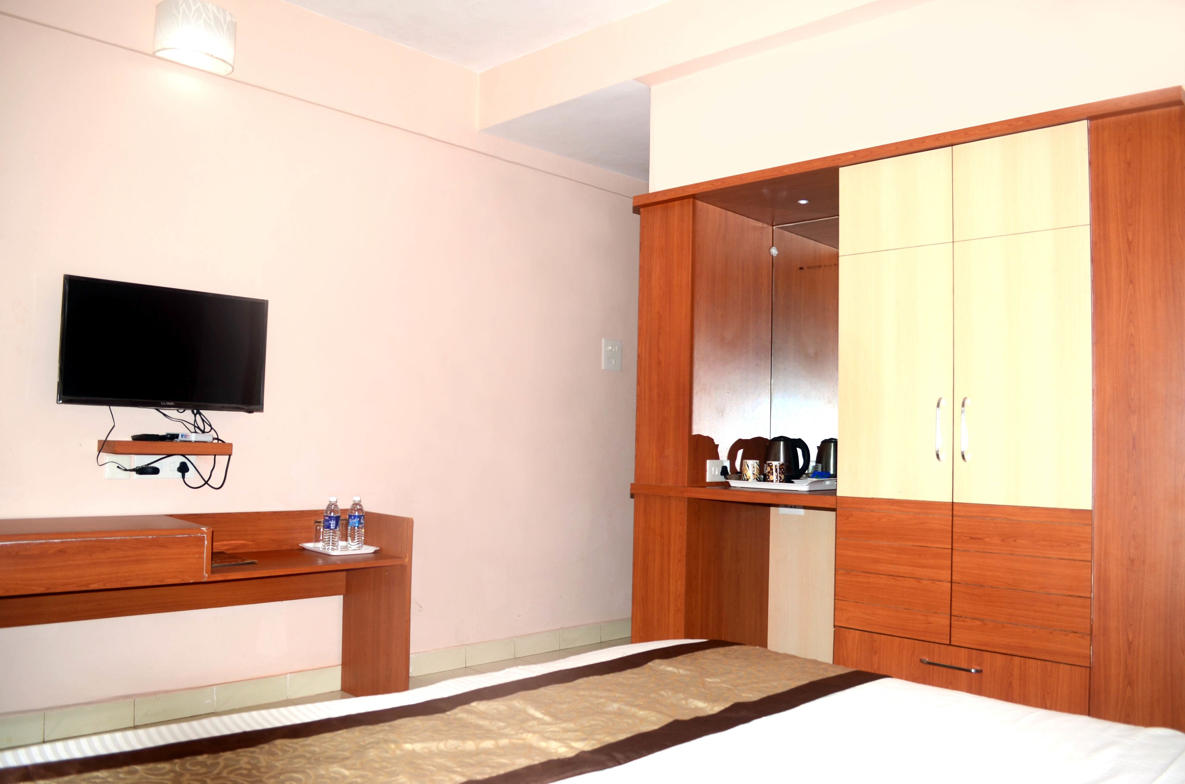 classic double room, 1 double bed, garden view | in-room safe, rollaway beds, free wifi, bed sheets