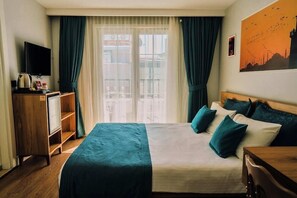 Premium bedding, minibar, in-room safe, desk - Santa Lucia Hotel (Istanbul)