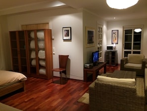 Signature Studio, 1 Bedroom, Partial Lake View, Mountainside | Living area | Flat-screen TV