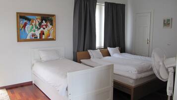 Signature Studio, 1 Bedroom, Partial Lake View, Mountainside | Free WiFi