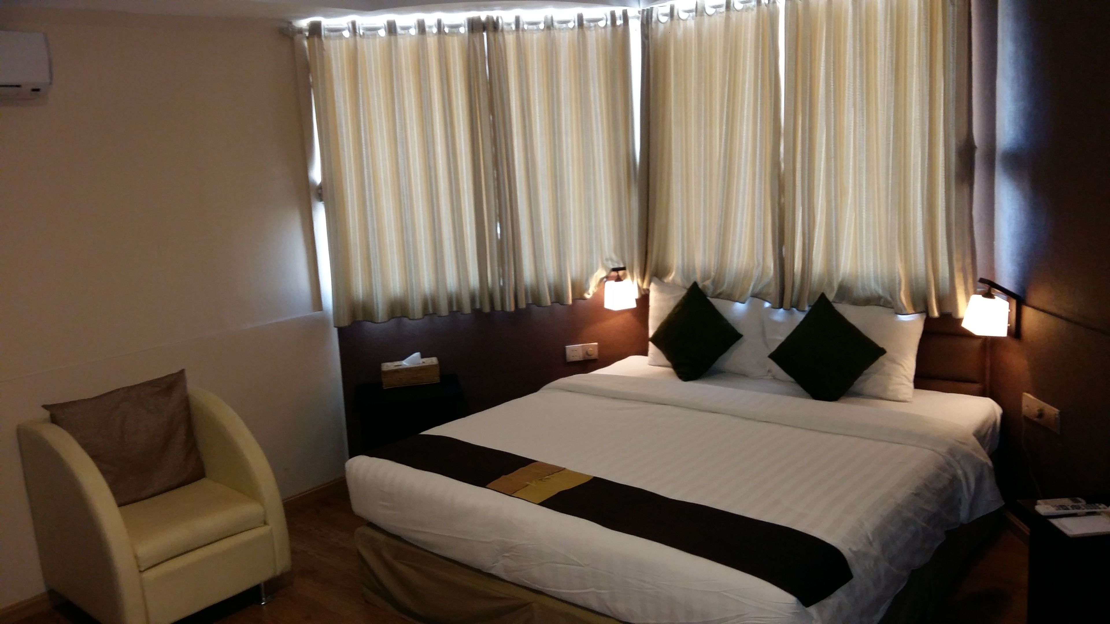 standard double or twin room, 1 bedroom, private bathroom, city view | minibar, in-room safe, desk, blackout curtains
