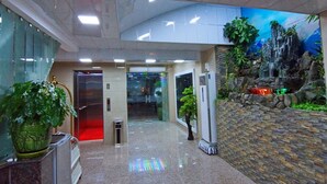 Interior entrance - Tiger One Hotel (Mandalay)