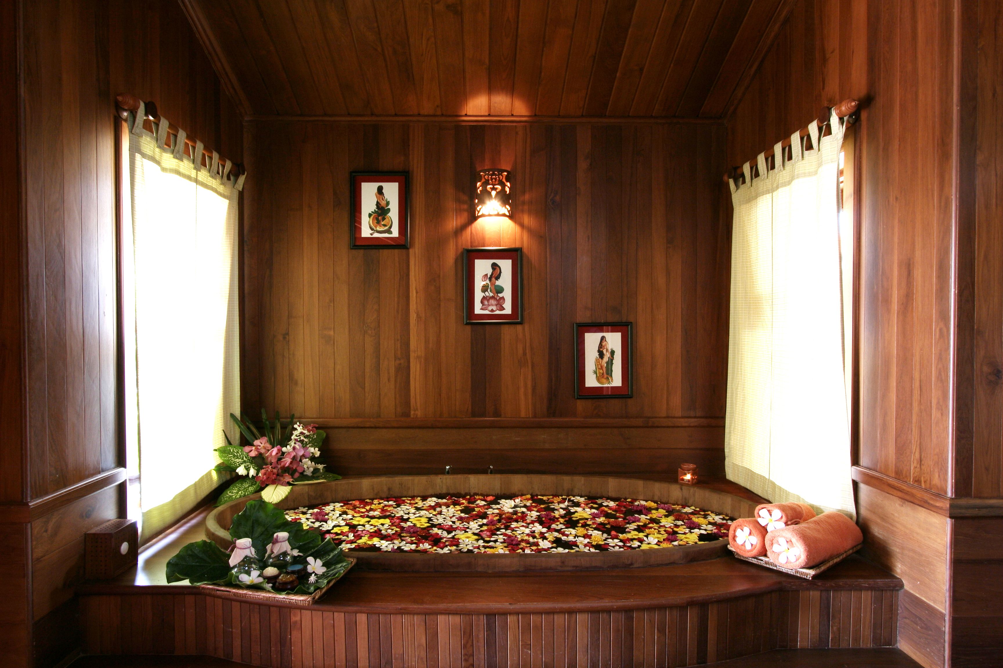 sauna, steam room, body treatments, aromatherapy, thai massages