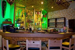 Bar (on property) - Castle View Studios (North Kynouria)