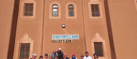 Fachada de la propiedad