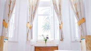 Phòng tập thể, phòng tắm dùng chung | Két bảo mật tại phòng, truy cập Internet không dây miễn phí