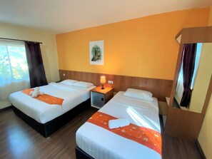 Soundproofing, free WiFi, bed sheets - Chenang Inn (Langkawi)