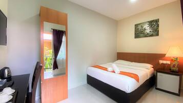 Chambre Standard Double ou avec lits jumeaux, non-fumeurs, vue jardin | Chambres insonorisées, Wi-Fi gratuit, draps fournis