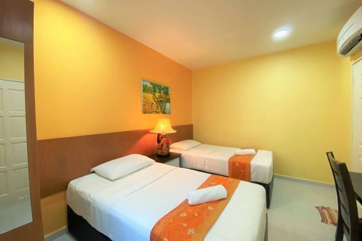 Soundproofing, free WiFi, bed sheets