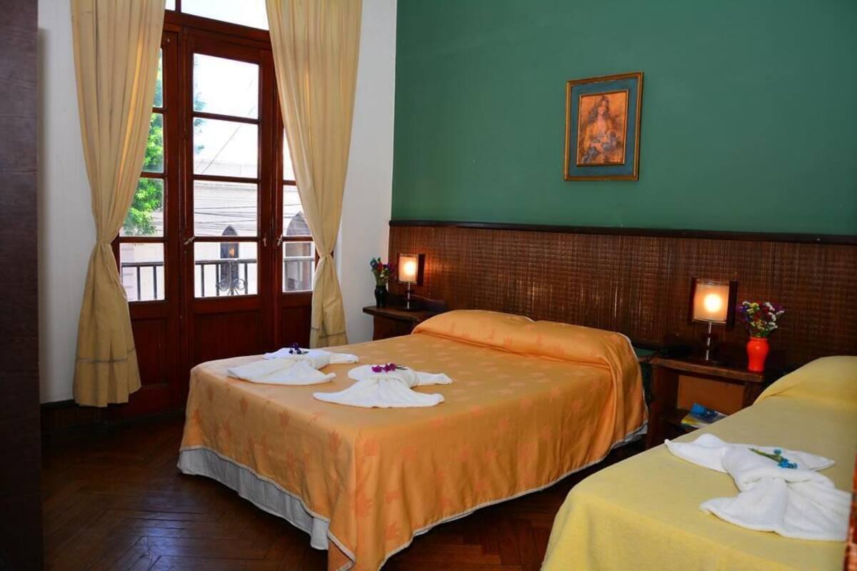 Individuell dekoriert, individuell eingerichtet, Schreibtisch