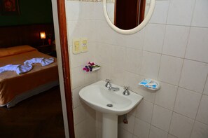 Dreibettzimmer | Badezimmer