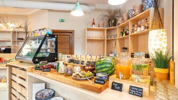 Hypo-allergenic bedding, blackout drapes, soundproofing, free WiFi