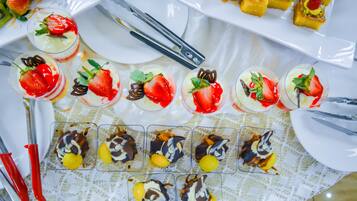 Daily continental breakfast (SAR 30 per person)