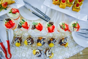 Daily continental breakfast (SAR 30 per person)