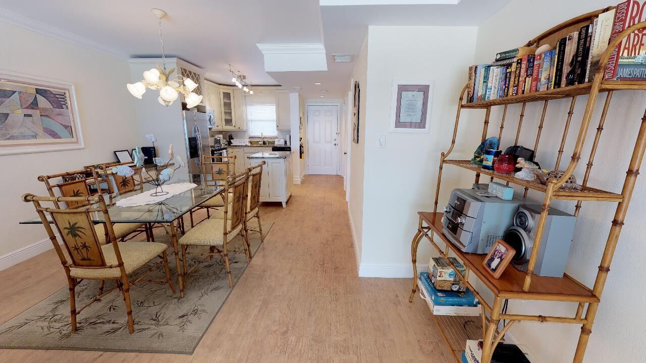 stunning ocean view, 2-story 2br condo | in-room dining