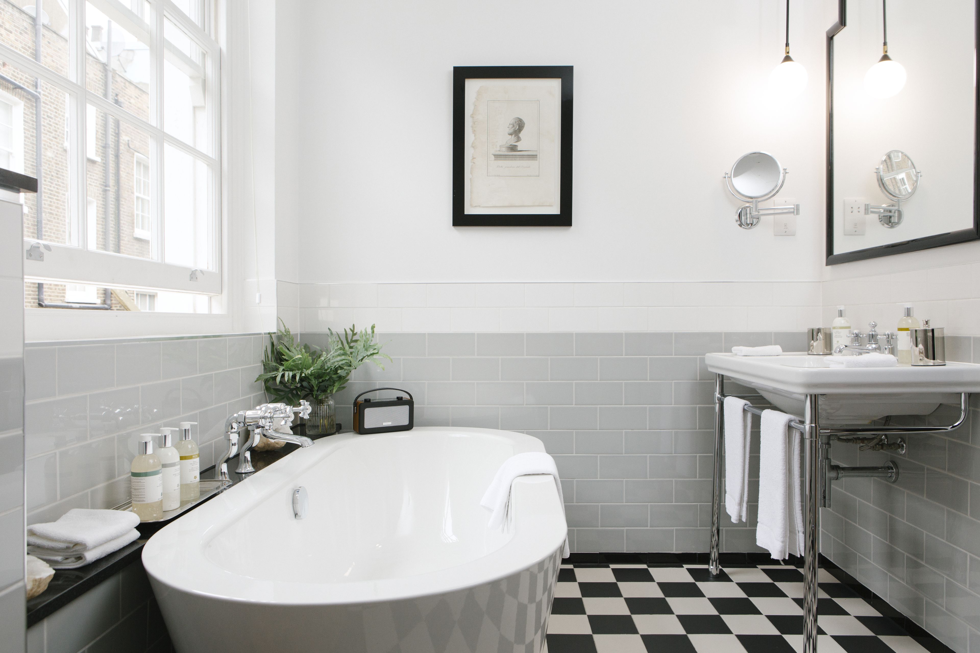 hypo-allergenic bedding, minibar, in-room safe, desk