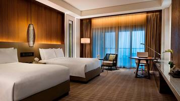 1 bedroom, premium bedding, minibar, in-room safe