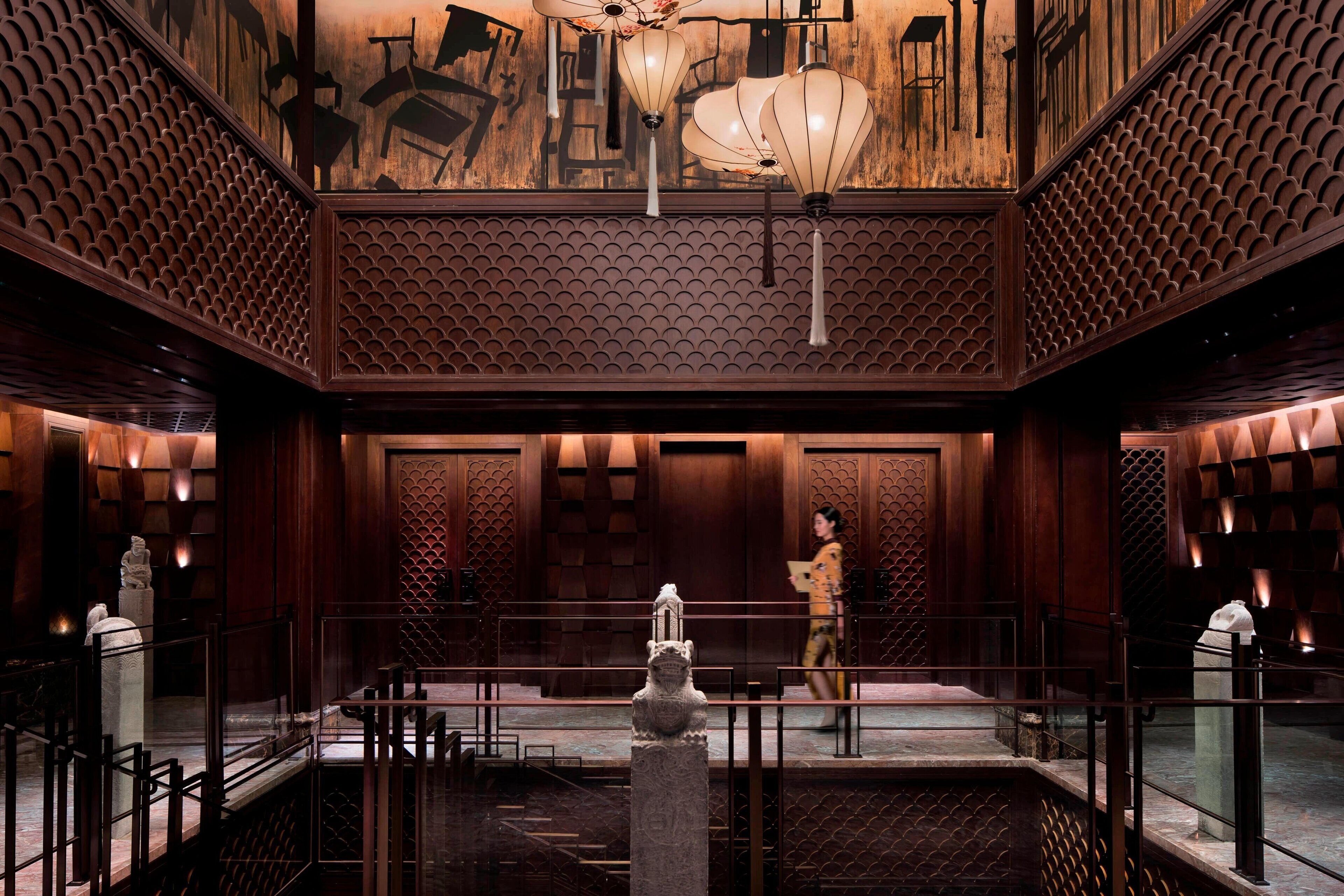 2 restaurants, breakfast, lunch, dinner served; chinese cuisine