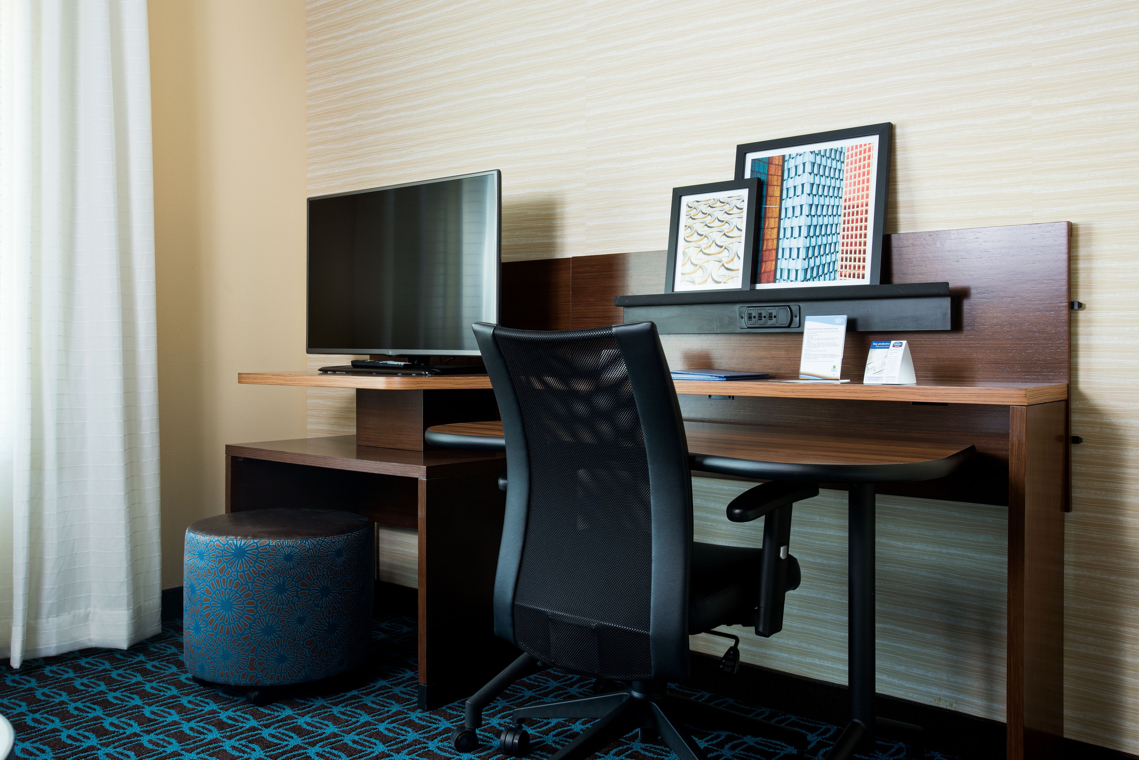 in-room business centre