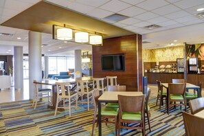 Free daily continental breakfast - Fairfield Inn & Suites Rochester Mayo Clinic Area/St. Marys (Rochester)