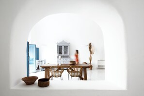 Suite (Canava with outdoor Hot Tub) | Living area | Plasma TV - Luna Santorini Suites (Santorini)