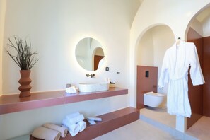 Deluxe Suite, Private Pool, Sea View | Bathroom | Combined shower/tub, free toiletries, hair dryer, bathrobes - Luna Santorini Suites (Santorini)