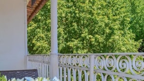 Property grounds - Trovador City Guest House (Guimarães)