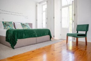 Egyptian cotton sheets, down duvets, soundproofing, cots/infant beds