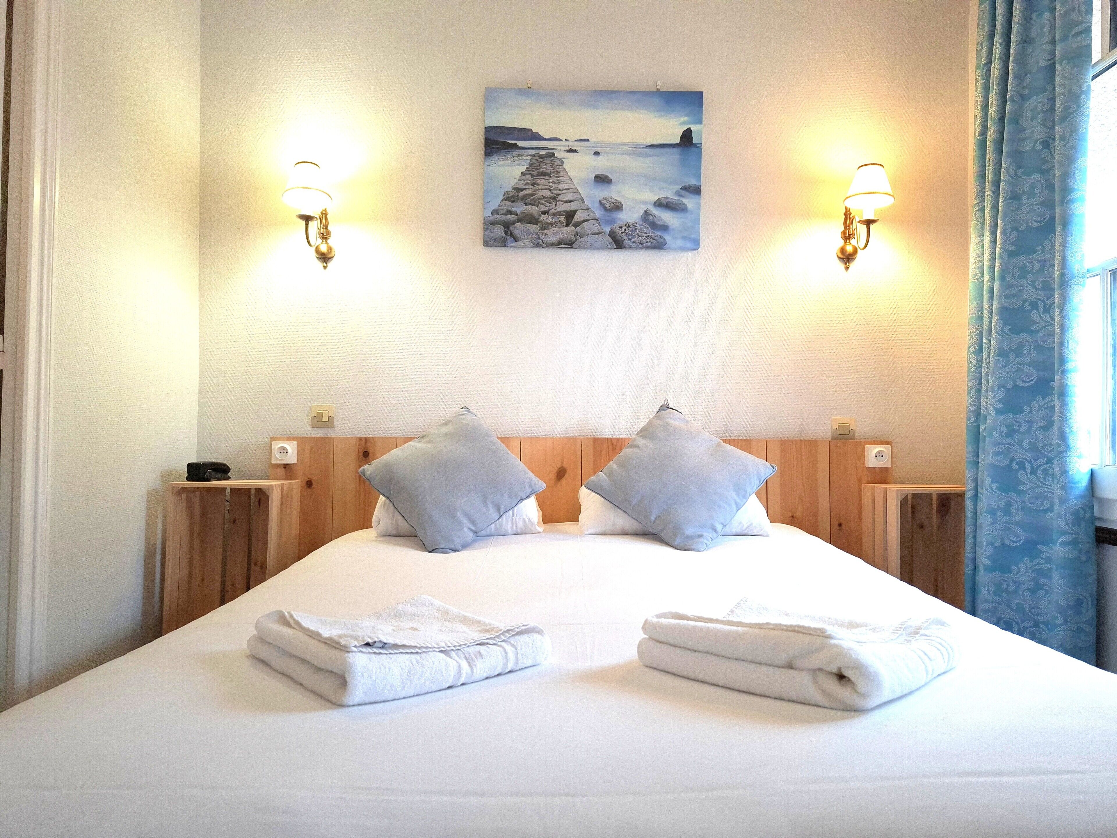 Economy Double Room, 1 Double Bed | In-room safe, desk, laptop workspace, blackout curtains