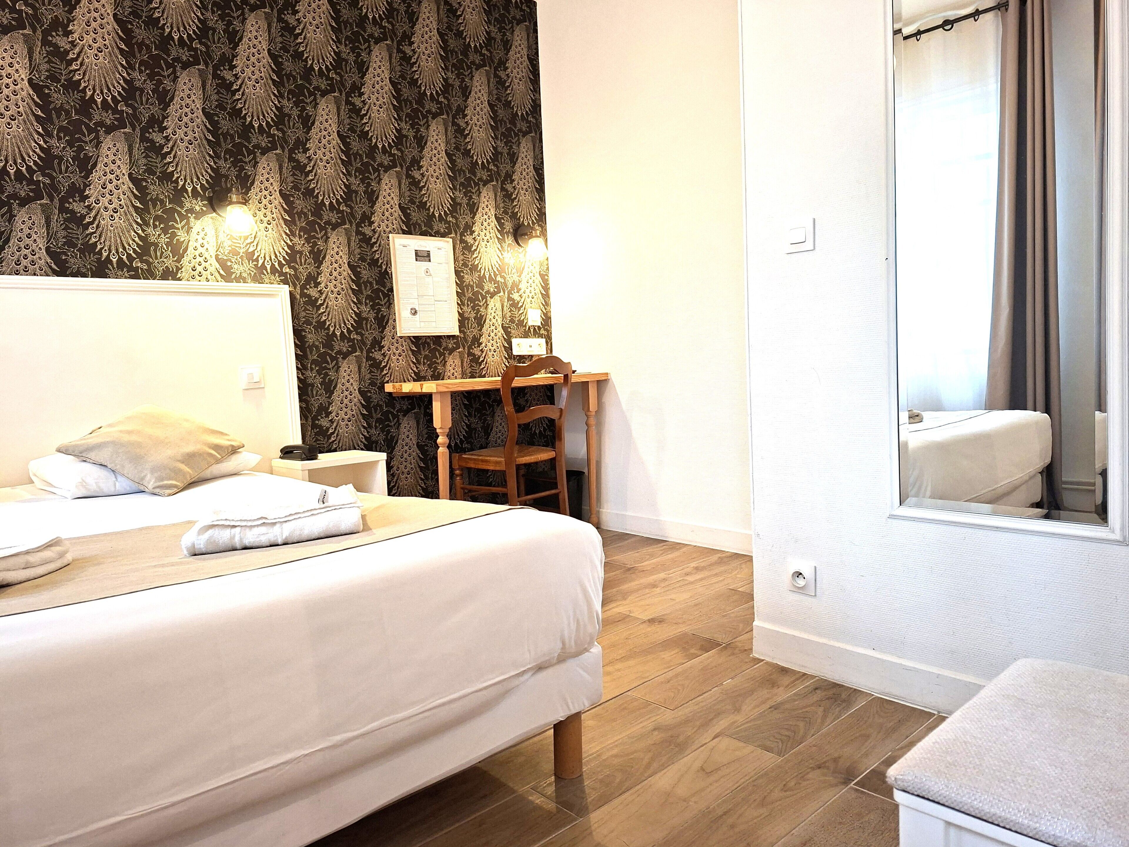 Double Room | In-room safe, desk, laptop workspace, blackout curtains