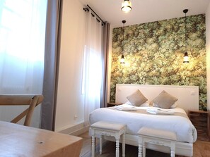 Double Room | In-room safe, desk, laptop workspace, blackout curtains - Hôtel Le Chantilly (Deauville)