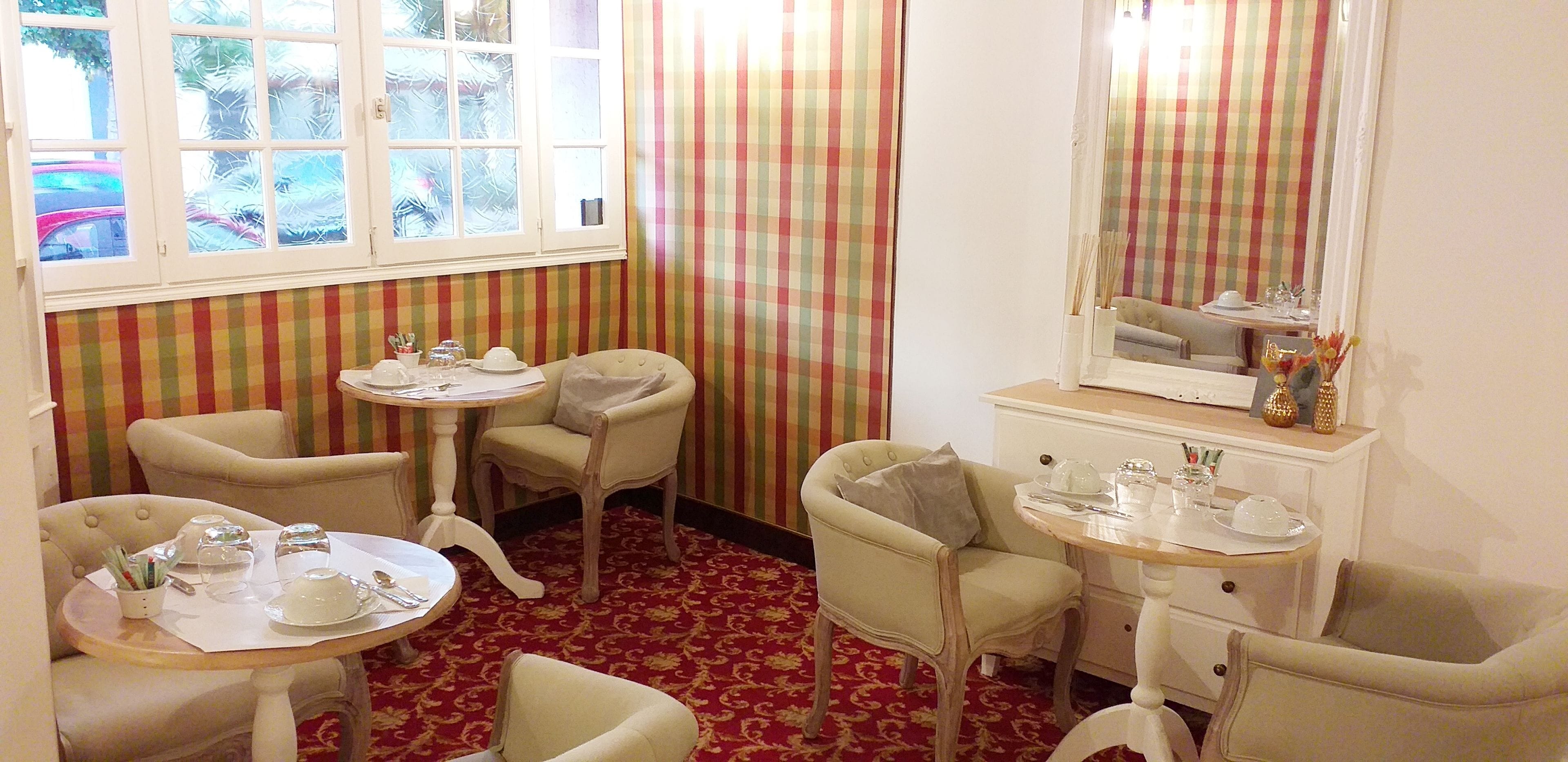 Dagelijks ontbijtbuffet (EUR 13 per persoon)