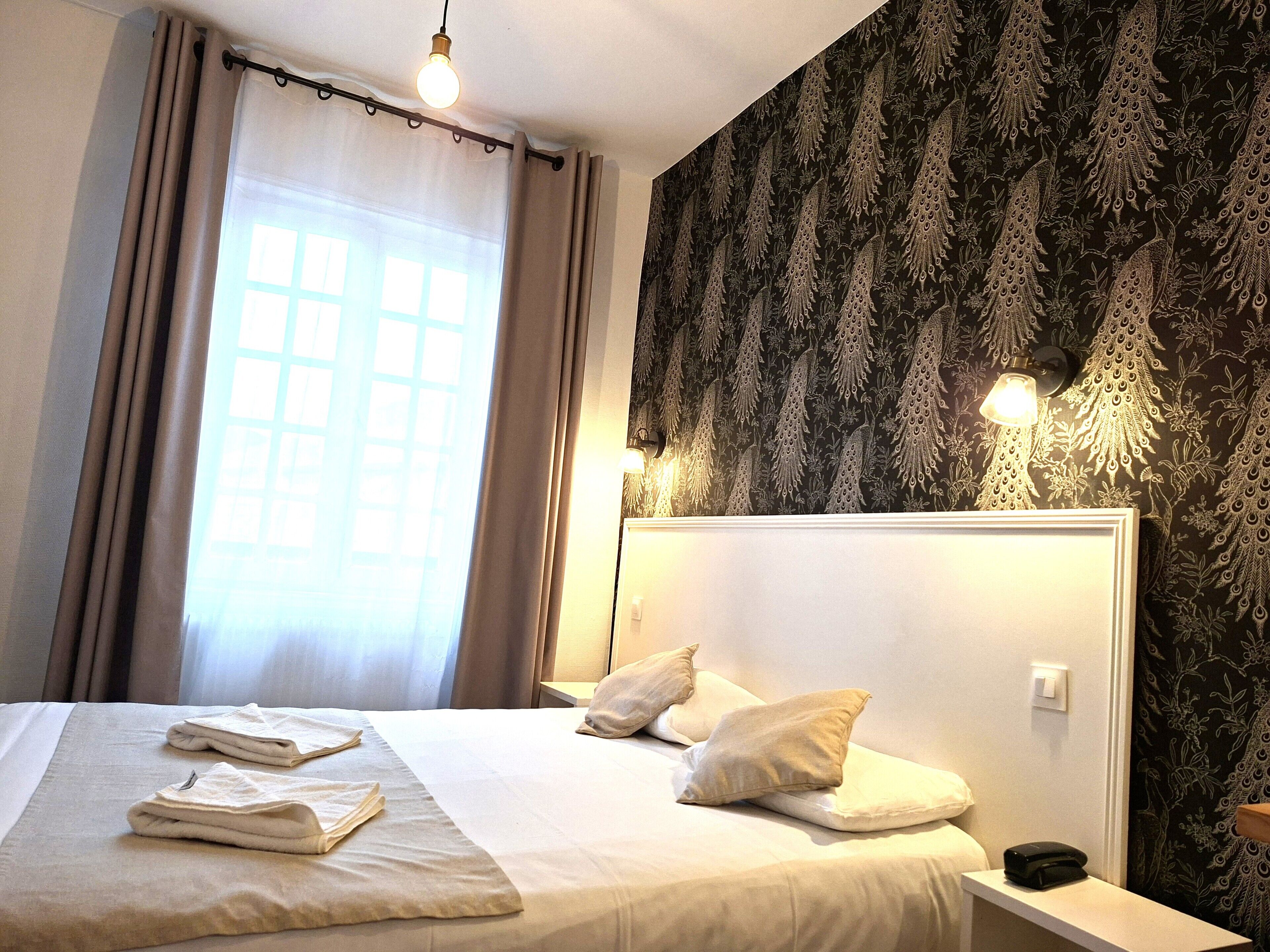 Double Room | In-room safe, desk, laptop workspace, blackout drapes