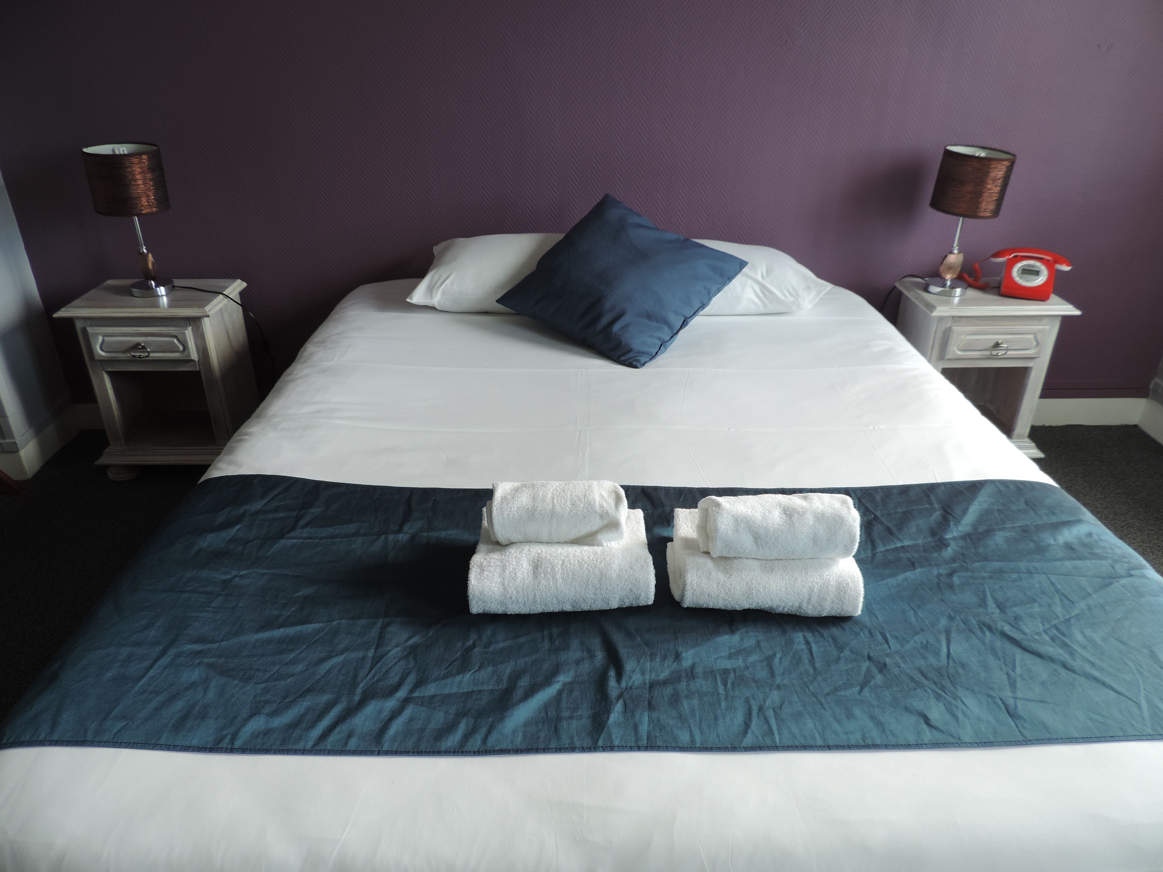 superior double room | 1 bedroom, in-room safe, desk, laptop workspace