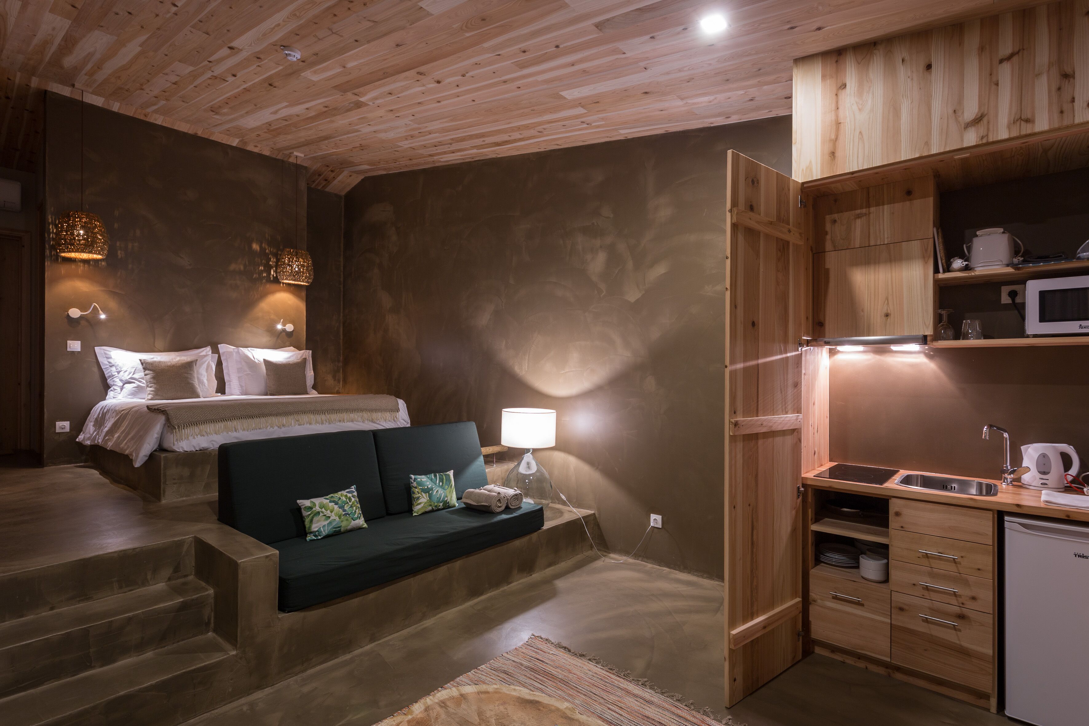 deluxe studio, pool access, partial sea view | private kitchenette | fridge, microwave, espresso maker, electric kettle