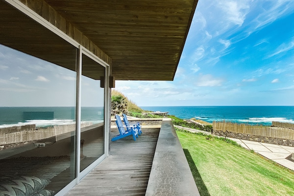 1 kamar tidur, busa memori, minibar, dan brankas