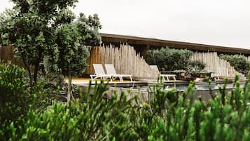 Deluxe Studio, Pool Access, Partial Sea View | Private pool