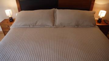 Cofres nos quartos, ferros/tábuas de passar roupa