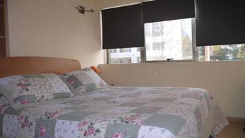 Cofres nos quartos, ferros/tábuas de passar roupa