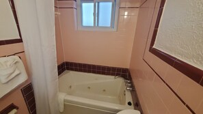 Huoneisto, 2 makuuhuonetta | Kylpyhuone | Suihku, ilmaiset hygieniatuotteet, hiustenkuivaaja, pyyhkeet