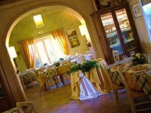 Banquet hall