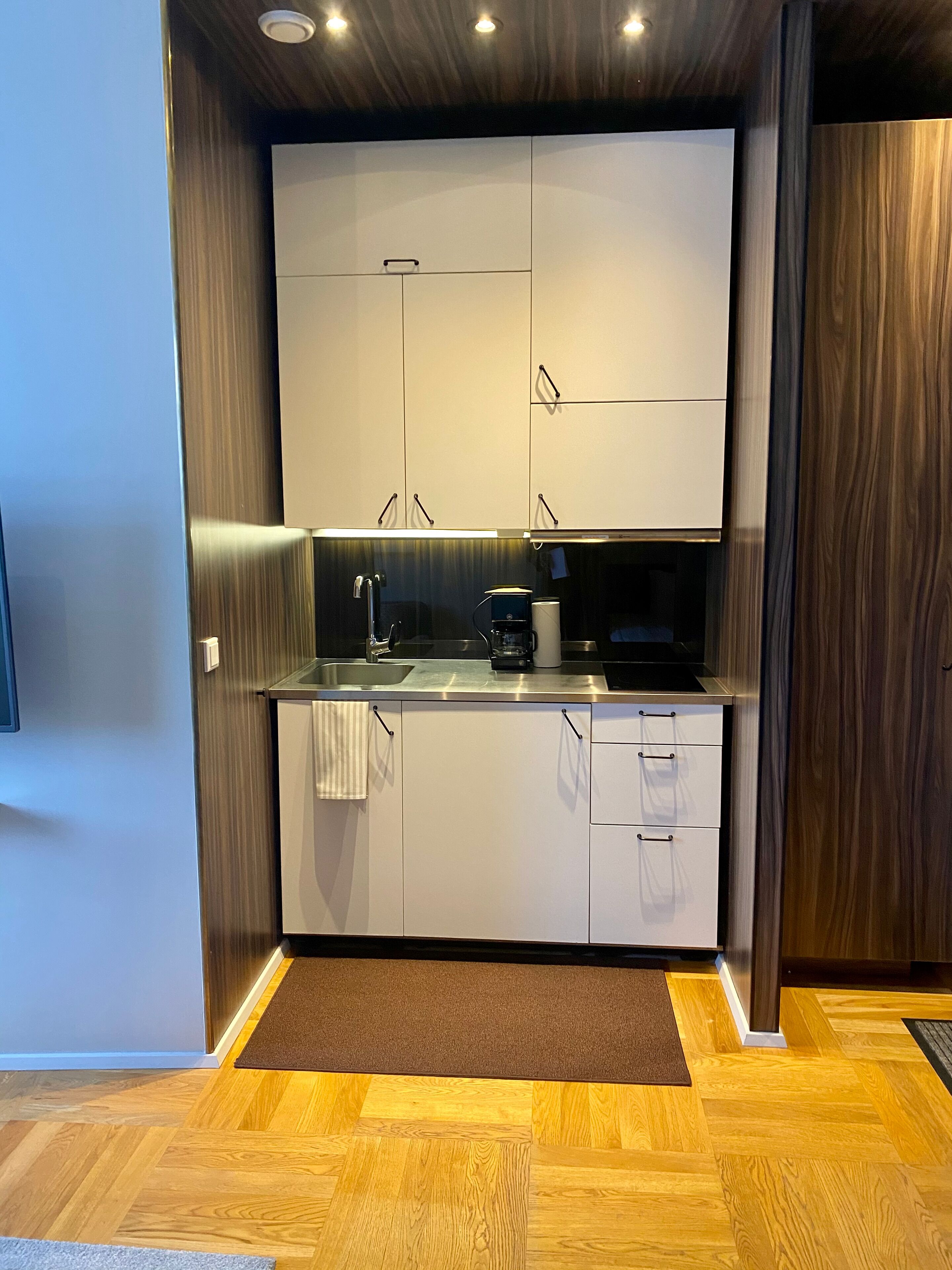 single studio | private kitchen | full-sized fridge, microwave, stovetop, toaster