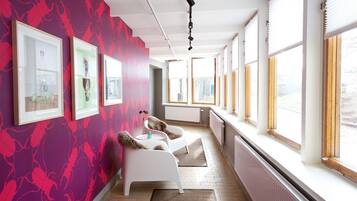 Apartment, 2 Bedrooms, Kitchenette | Living room | Flat-screen TV