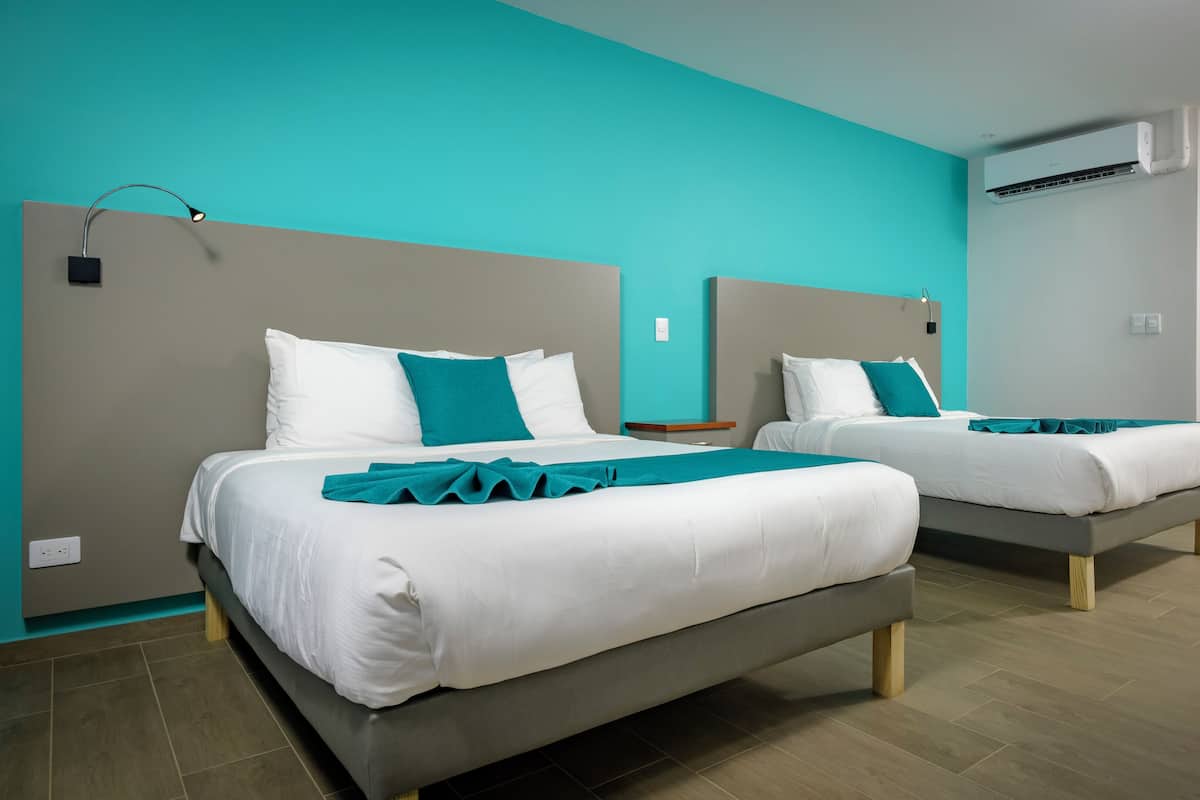 In-room safe, WiFi (free)