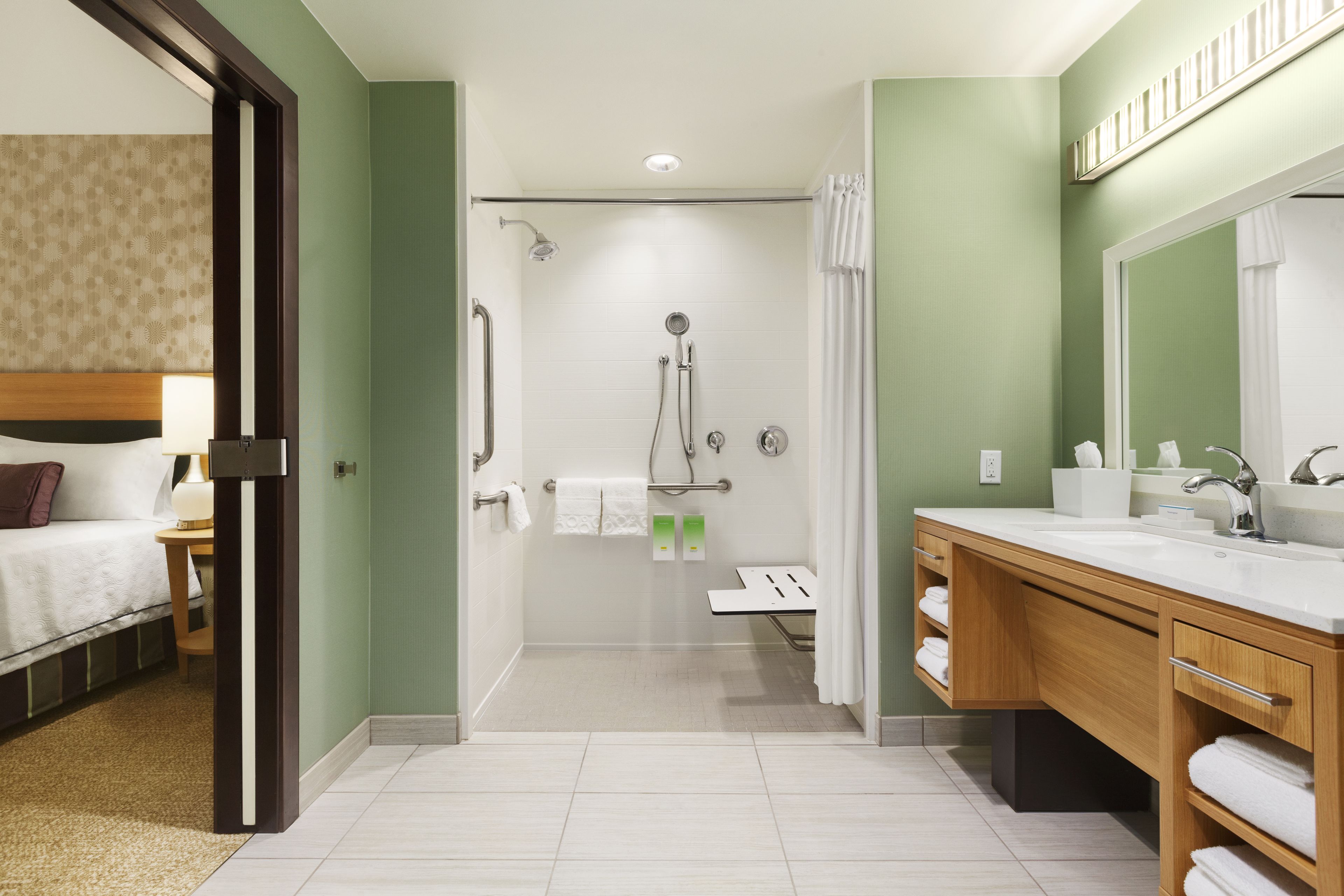 suite, 1 king bed, accessible, non smoking (roll-in shower) | bathroom shower