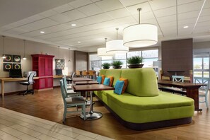 Lobby - Home2 Suites by Hilton San Angelo (San Angelo)