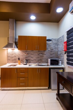Superior Room | Private kitchen | Fridge - Eagle's (Accra)
