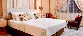 GolfView Suites & Conference Center