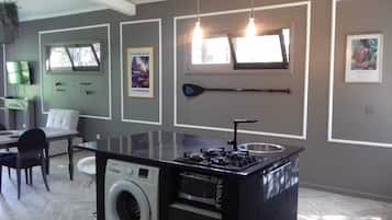 Casa tradicional, 1 quarto | Cozinha privada | Geladeira, micro-ondas, fogão, cooktop